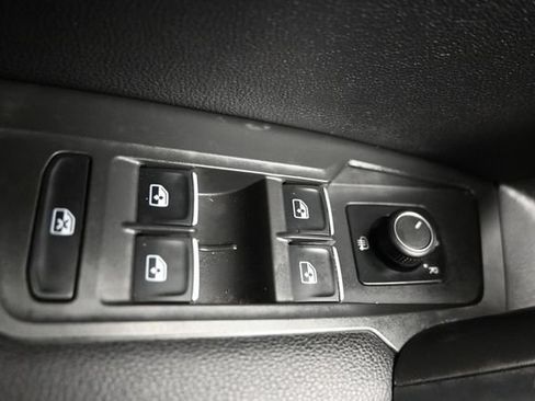 Used 2019 Volkswagen Tiguan SEL FWD image 24