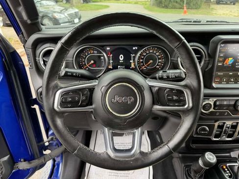 Used 2018 Jeep Wrangler Unlimited Sahara w/ Dual Top Group AWD/4WD image 26