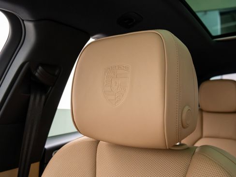 Certified 2023 Porsche Macan S image 27