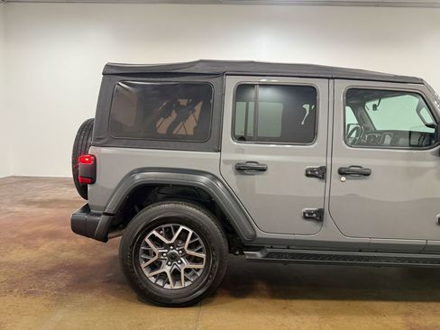 Used 2019 Jeep Wrangler Unlimited Sport S AWD/4WD image 33