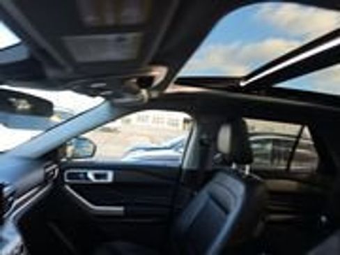 Used 2022 Ford Explorer XLT w/ Equipment Group 202A image 13