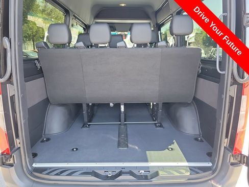 Used 2024 Mercedes-Benz Sprinter 2500 image 31