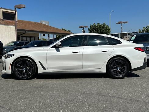 Used 2023 BMW i4 eDrive40 RWD image 3