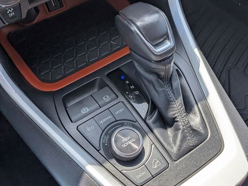 Used 2022 Toyota RAV4 Adventure AWD/4WD image 26