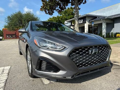 Used 2019 Hyundai Sonata SEL w/ Tech Package 02 FWD image 2