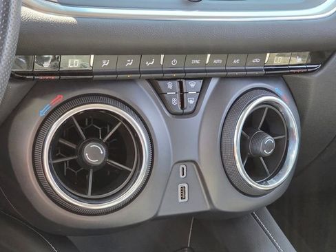 Used 2025 Chevrolet Blazer LT FWD image 24
