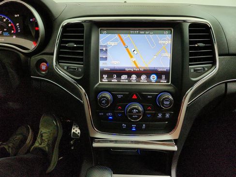 Used 2016 Jeep Grand Cherokee SRT image 22