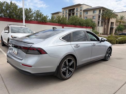 Used 2023 Honda Accord Sport image 2