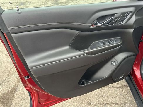 Used 2023 GMC Acadia SLT w/ Preferred Package image 18