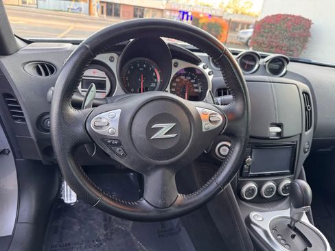 Used 2012 Nissan 370Z Roadster RWD image 16