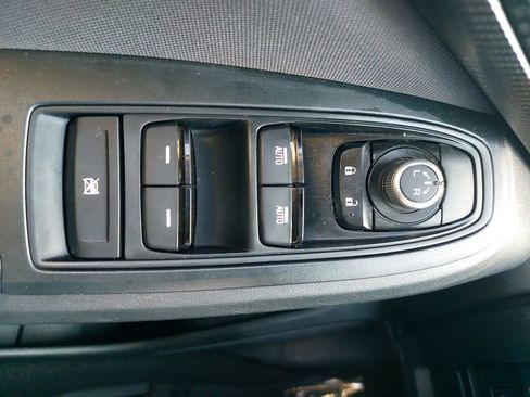 Used 2020 Subaru Crosstrek 2.0i Premium image 26