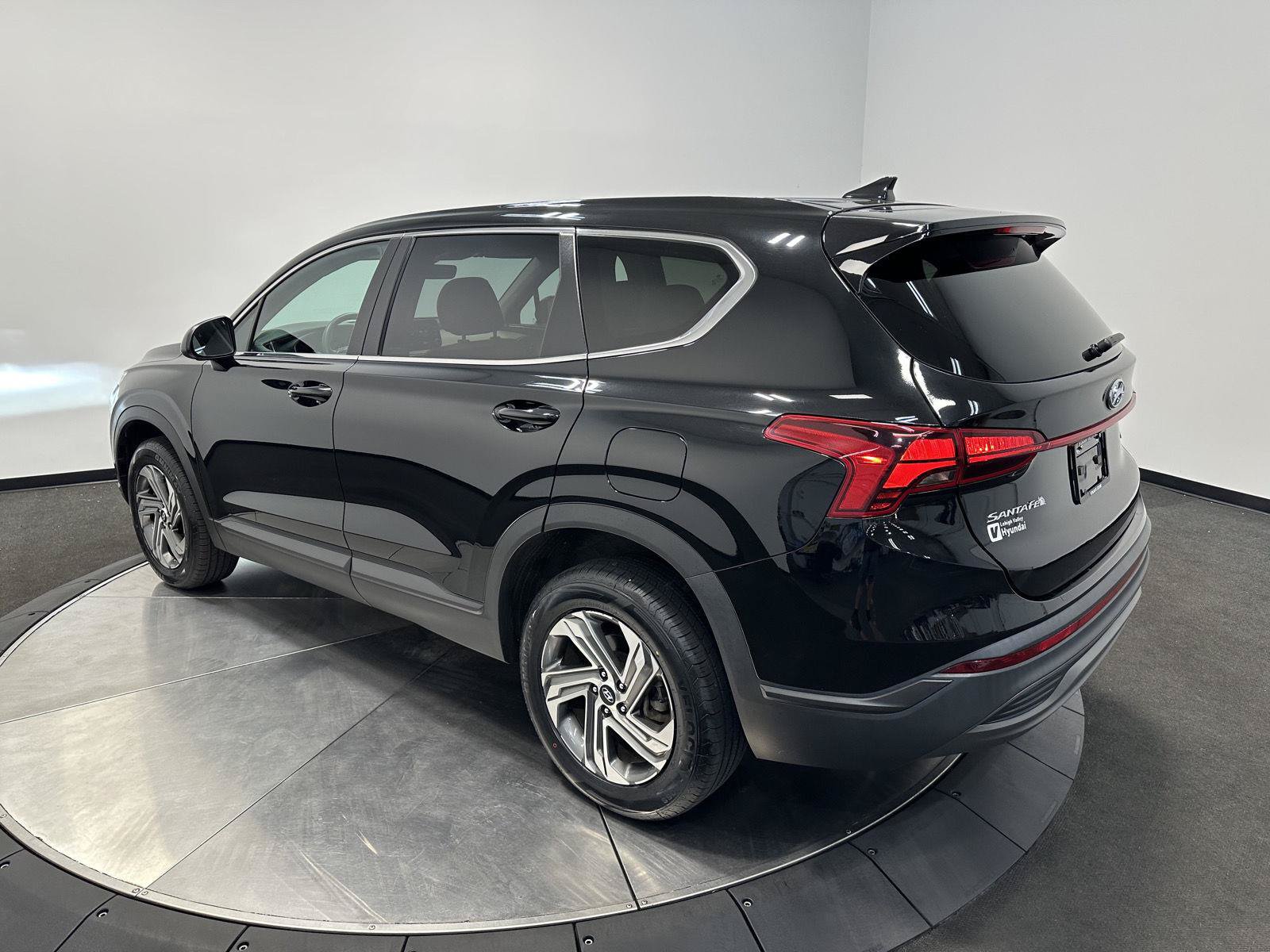 Certified 2023 Hyundai Santa Fe SE AWD/4WD image 5