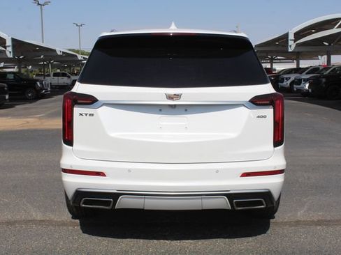 Used 2021 Cadillac XT6 Premium Luxury FWD image 4