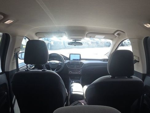 Used 2020 Ford Escape SE image 14