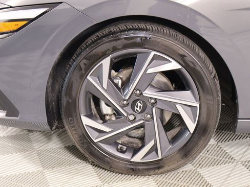 Certified 2025 Hyundai Elantra Sport image 16