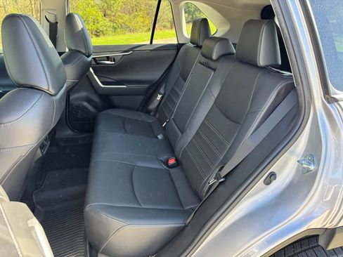 Used 2021 Toyota RAV4 Limited image 27