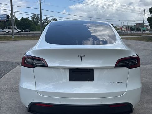 Used 2021 Tesla Model Y Long Range AWD/4WD image 12