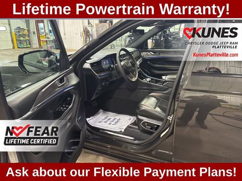 Used 2023 Jeep Grand Cherokee Overland w/ Luxury Tech Group IV image 20