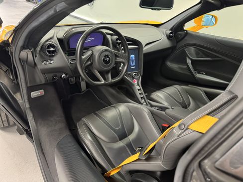 Used 2022 McLaren 720S Spider RWD image 8