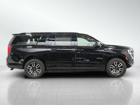 Used 2024 GMC Yukon XL AT4 w/ AT4 Premium Package AWD/4WD image 7