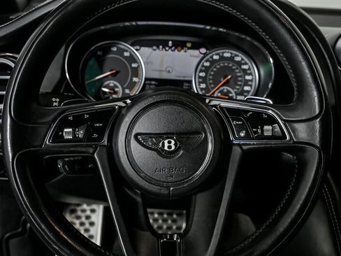 Used 2017 Bentley Bentayga image 25