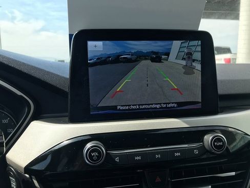 Certified 2021 Ford Escape SE image 11