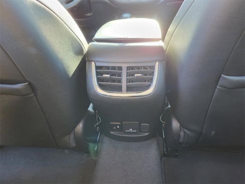 Used 2024 Chevrolet Malibu LT image 14