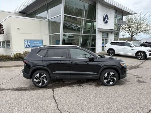 New 2026 Volkswagen Taos SE AWD/4WD image 10