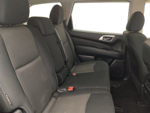 Used 2020 Nissan Pathfinder S image 19