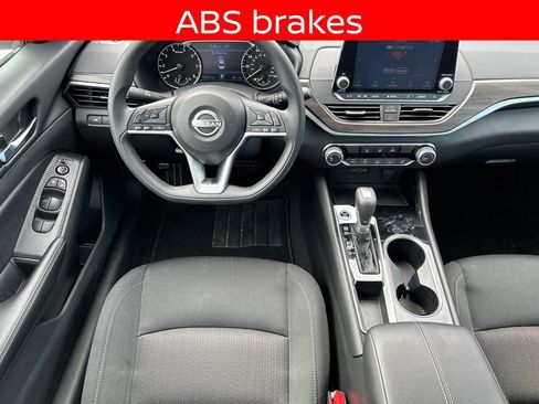 Used 2024 Nissan Altima 2.5 SV FWD image 26
