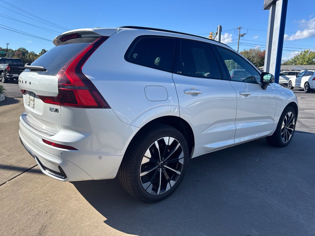 Used 2026 Volvo XC60 B5 Plus AWD/4WD image 5