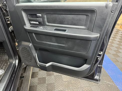 Used 2017 RAM 1500 Express AWD/4WD image 7