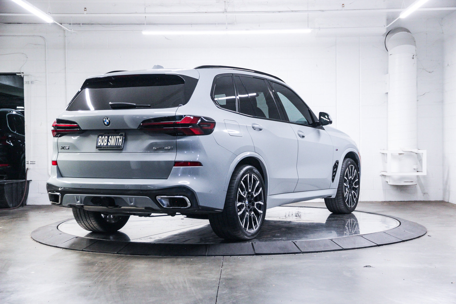 Certified 2024 BMW X5 sDrive40i w/ M Sport Package RWD image 6