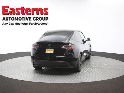Used 2021 Tesla Model Y Long Range AWD/4WD image 34