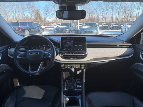 Used 2022 Jeep Compass Latitude image 11