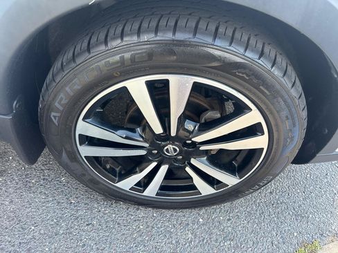 Used 2018 Nissan Kicks SV FWD image 20
