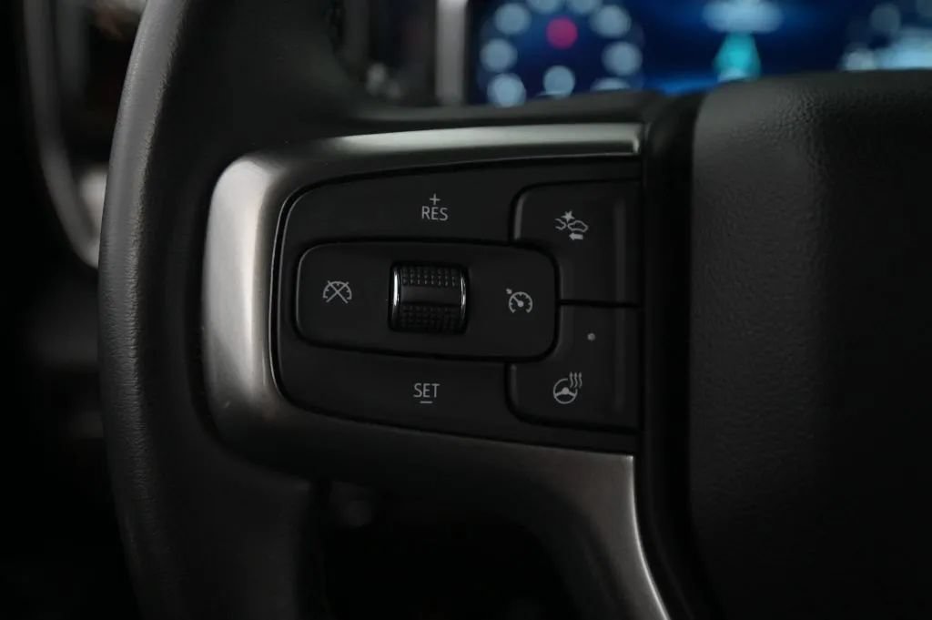 Used 2024 Chevrolet Silverado 2500 LT AWD/4WD image 30