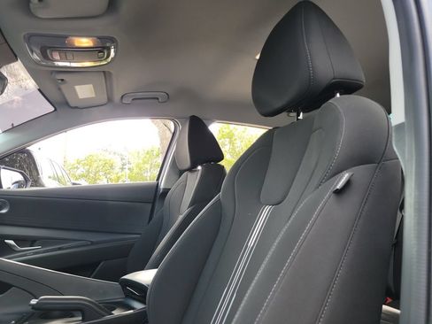 Used 2024 Hyundai Elantra SEL FWD image 27