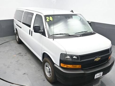 Used 2024 Chevrolet Express 3500 LS RWD image 26