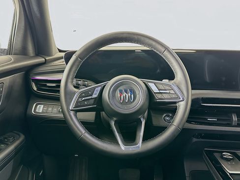 Used 2025 Buick Enclave Preferred image 18