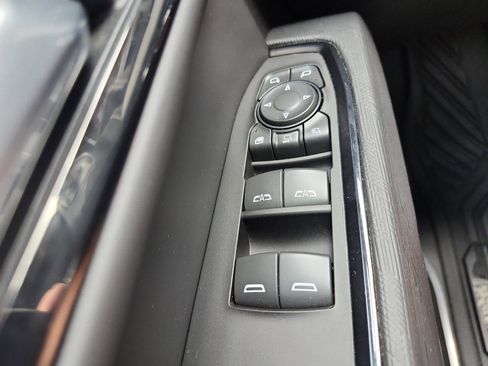 Used 2025 GMC Sierra 2500 AT4X w/ AT4X AEV Edition AWD/4WD image 25