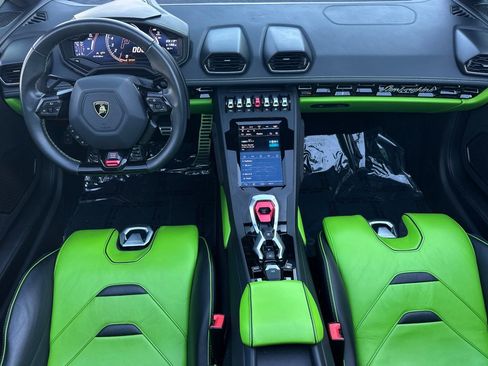 Used 2021 Lamborghini Huracan EVO image 4