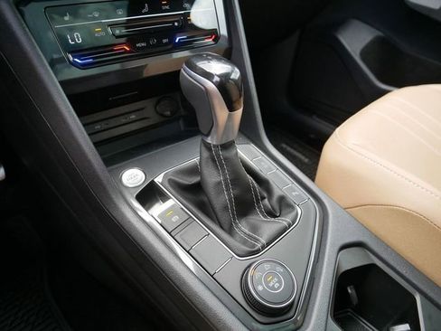 Used 2024 Volkswagen Tiguan SE R-Line AWD/4WD image 30