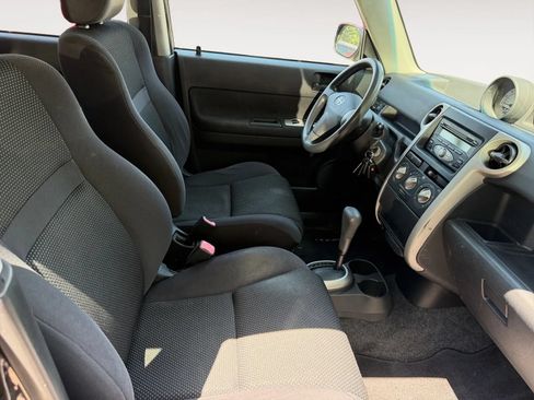 Used 2006 Scion xB FWD image 11