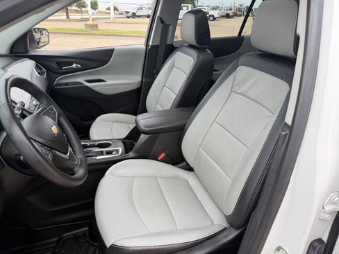 Used 2018 Chevrolet Equinox Premier FWD image 25