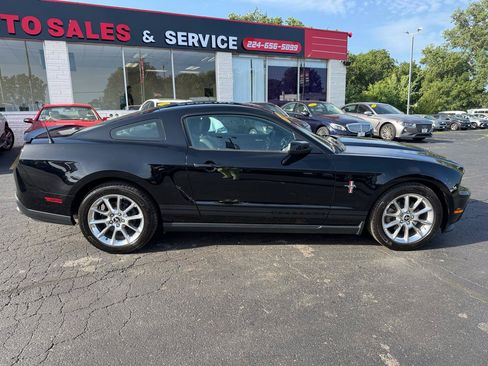 Used 2011 Ford Mustang Premium w/ 202A Rapid Spec Order Code RWD image 8