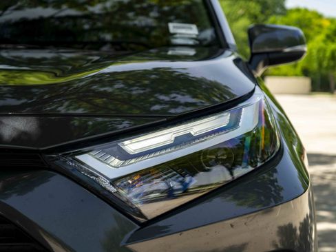 Used 2025 Toyota RAV4 XLE FWD image 11