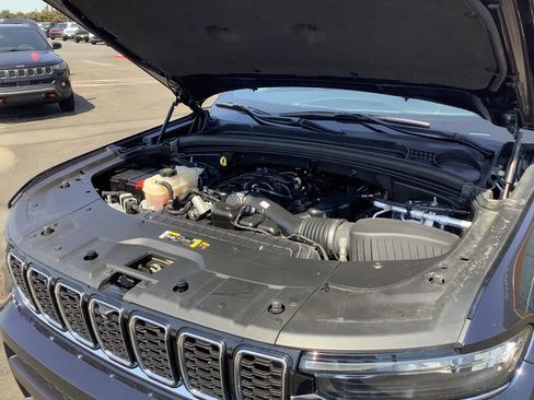 Used 2024 Jeep Grand Cherokee L Limited w/ Luxury Tech Group II image 50