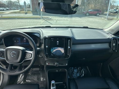 Used 2023 Volvo XC40 B5 Plus w/ Protection Package Premier image 25