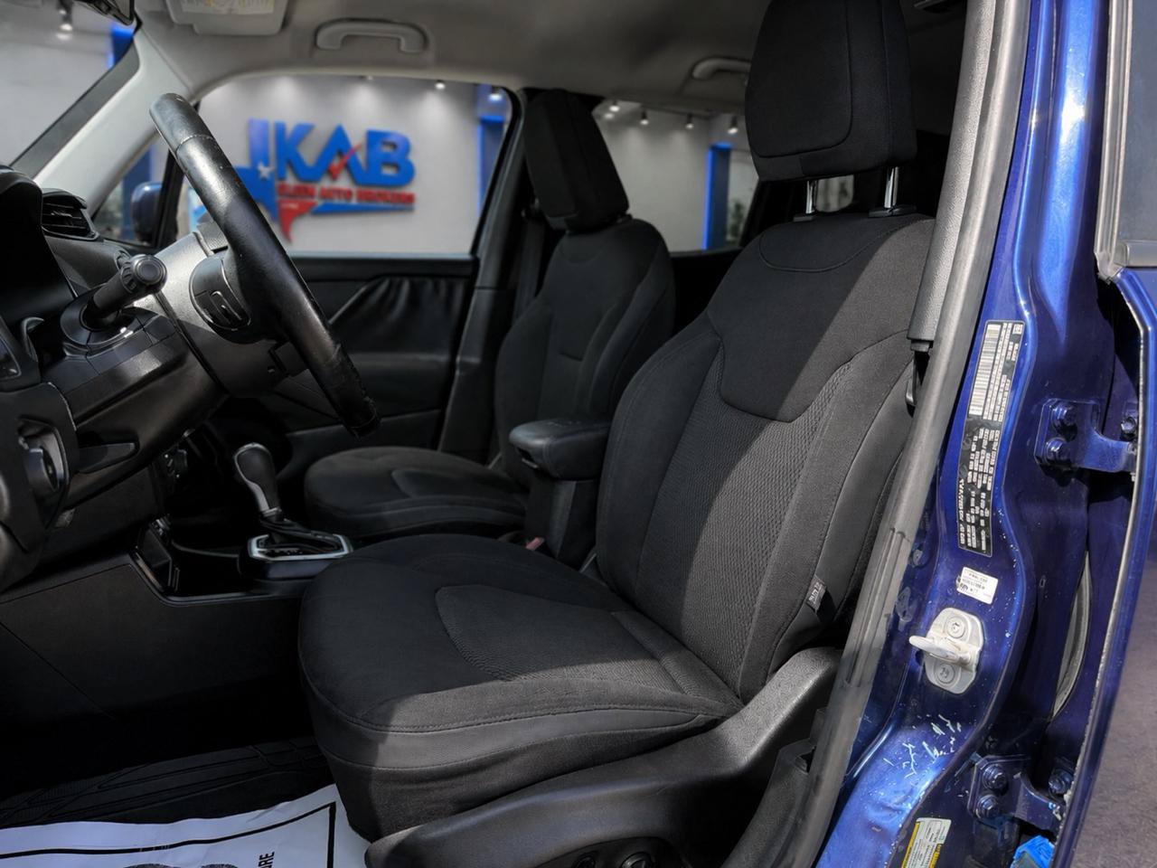 Used 2018 Jeep Renegade Altitude w/ Popular Equipment Group FWD image 9
